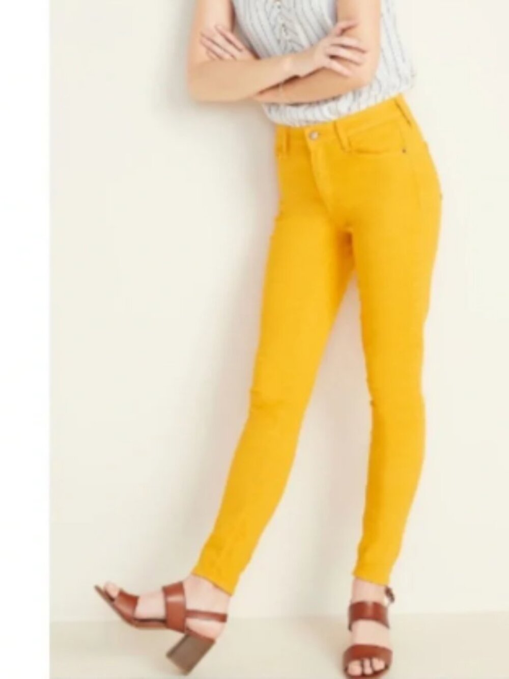 Old Navy Mid-Rise Rockstar Super Skinny Pop-Color Jeans in Summer Squash Size 12